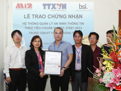 Lễ trao chứng nhận ISO 27001 cho Trung tâm Kỹ thuật thông tấn – TTXVN