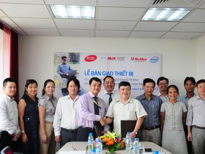 Lễ bàn giao thiết bị thử nghiệm công nghệ Intel & McAfee với Phòng thí nghiệm trọng điểm An toàn thông tin (NLSI).