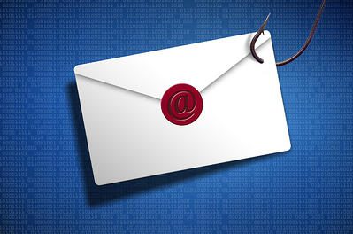 Cùng một email sẽ được gửi đến hàng loạt người dùng với yêu cầu điền thông tin cá nhân