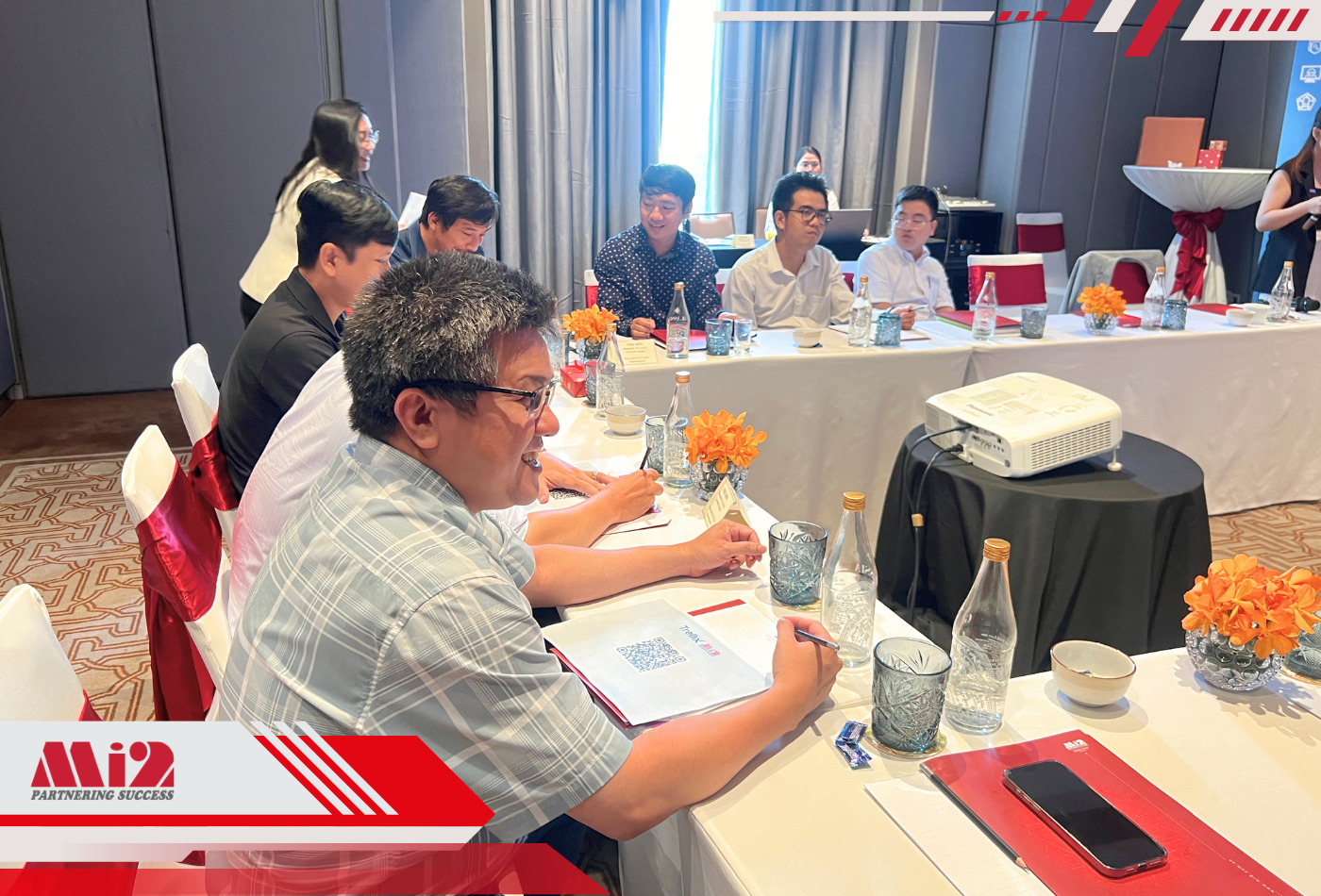 Khách hàng hào hứng tham gia các phần tại hội thảo